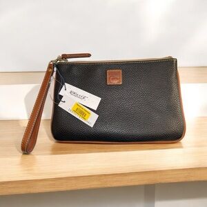 Dooney & Bourke Pebble Grain Large Black Leather Wristlet NWT Clutch Handbag